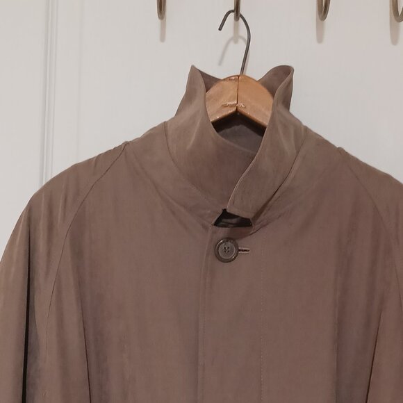 Stafford Taupe/Stone colored Men's Trench Coat, Size 42 Regular - Picture 8 of 15